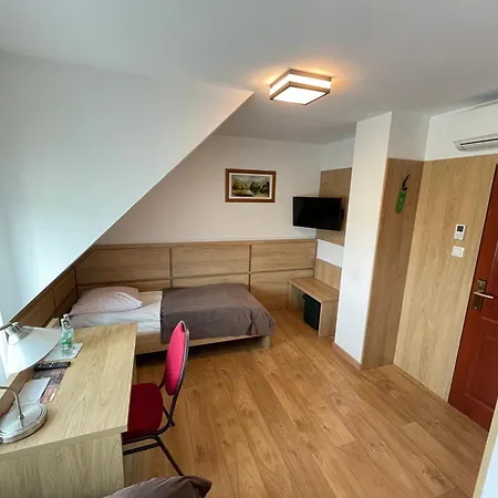 August Hotel