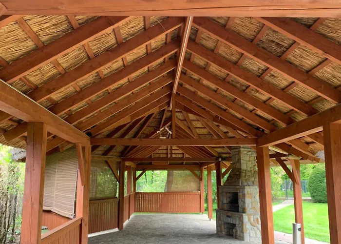 Отель August Бжеско